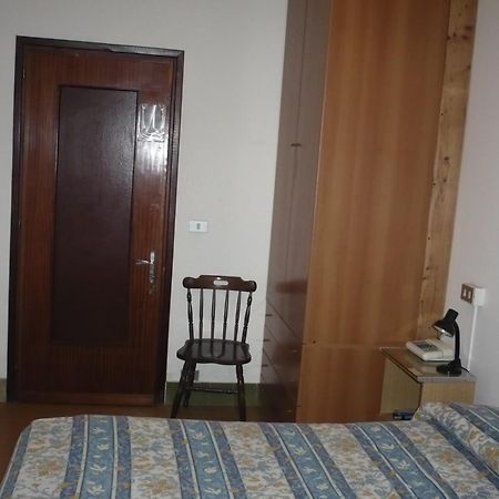 Hotel Beau Sejour Giampietro Andrea Sarre Bilik gambar
